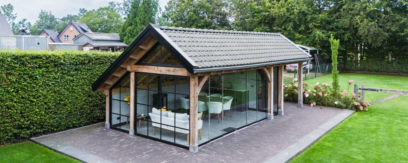 Aansluiting op tuin en bestrating