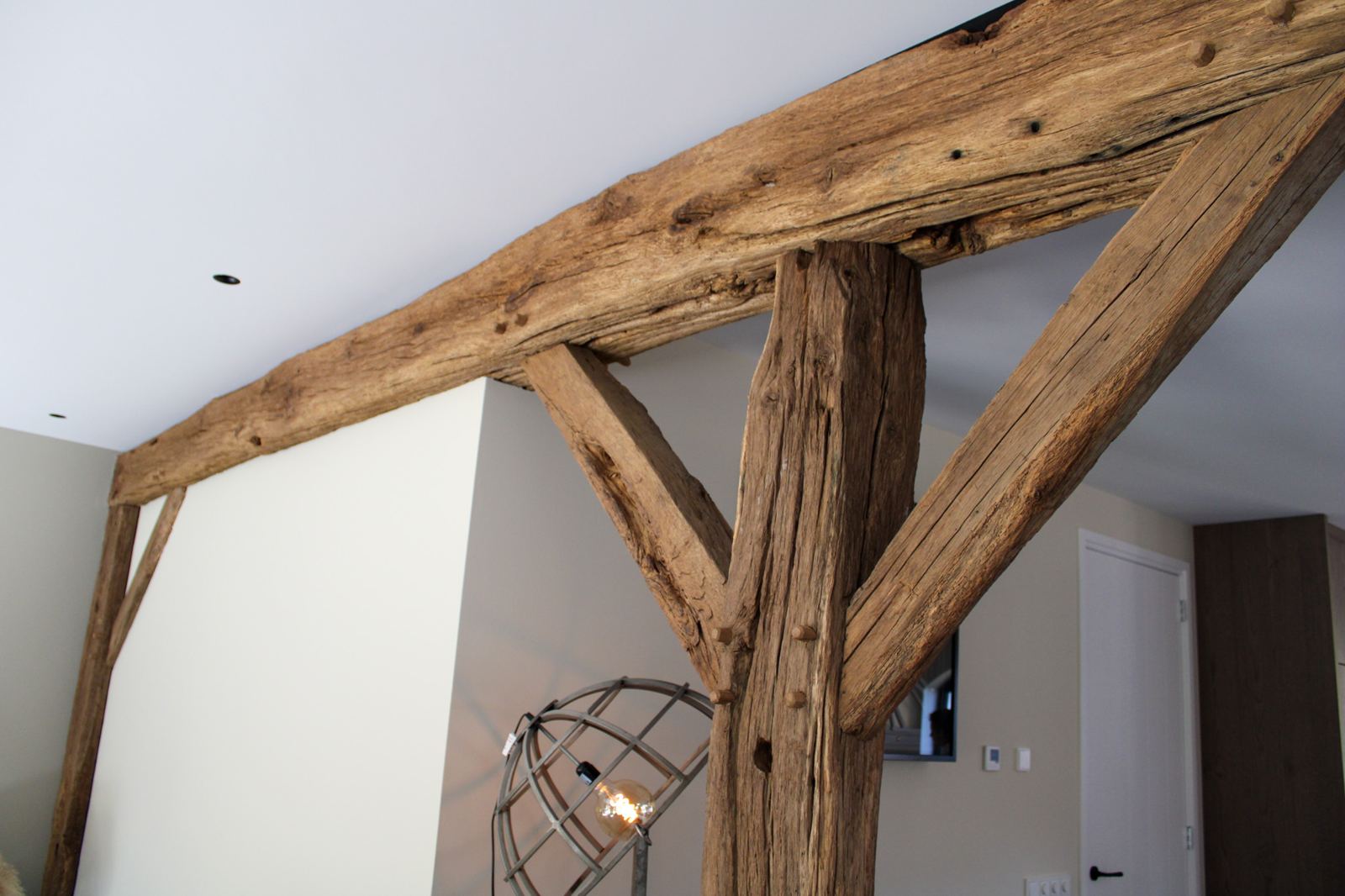 Aansluiting hout en metselwerk